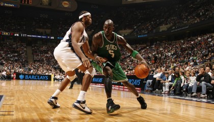 开云官方平台-斯洛文尼亚大获胜利，晋级悬念大解，077斯洛文尼亚